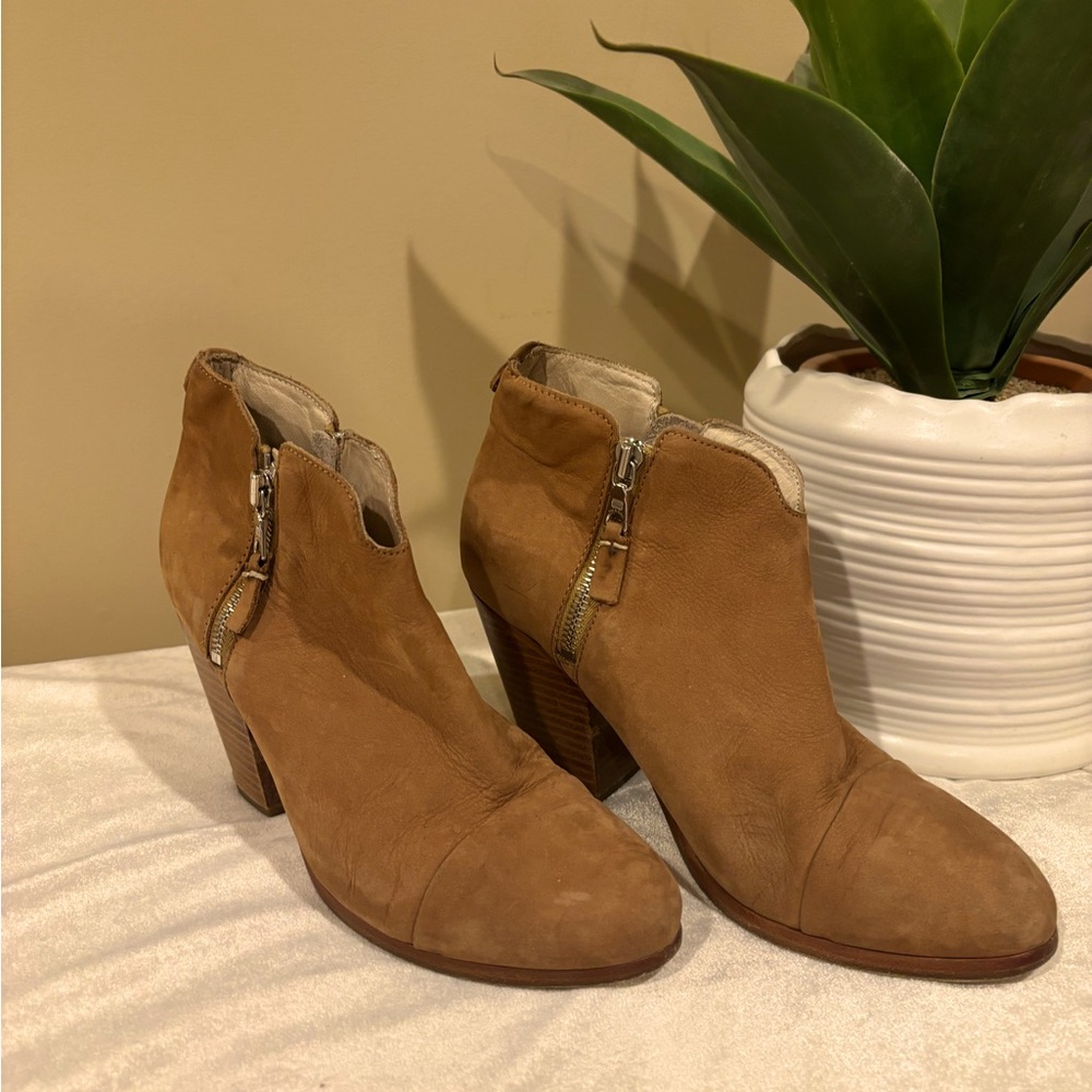 Rag & Bone Margot Zip booties sz 39.5 tan nubuck leather